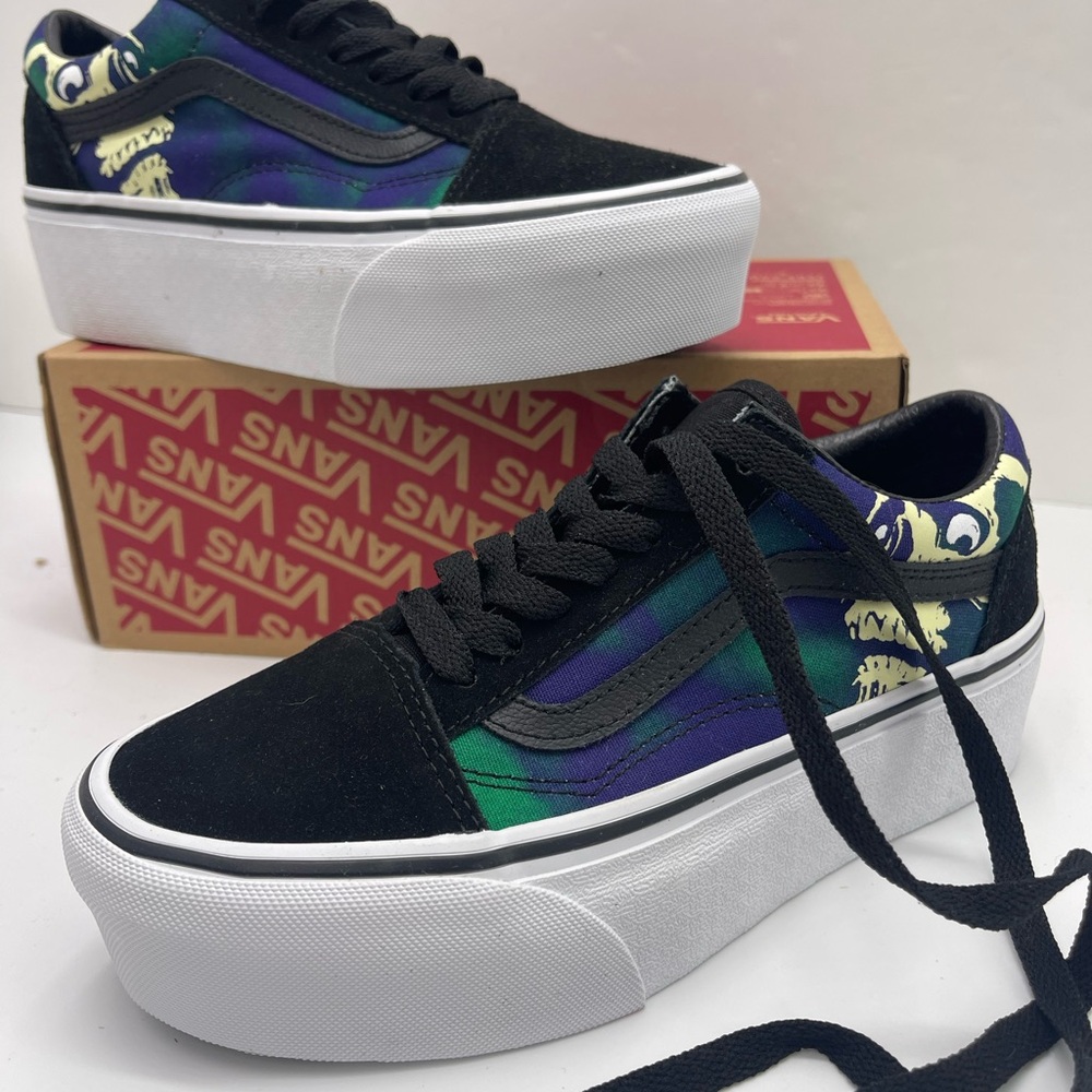 Vans WMNS Black Multi Old Skool Stackform
Midnight Glow Black
Platform Sneakers - Picture 11 of 16
